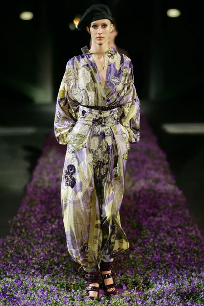 Look 15